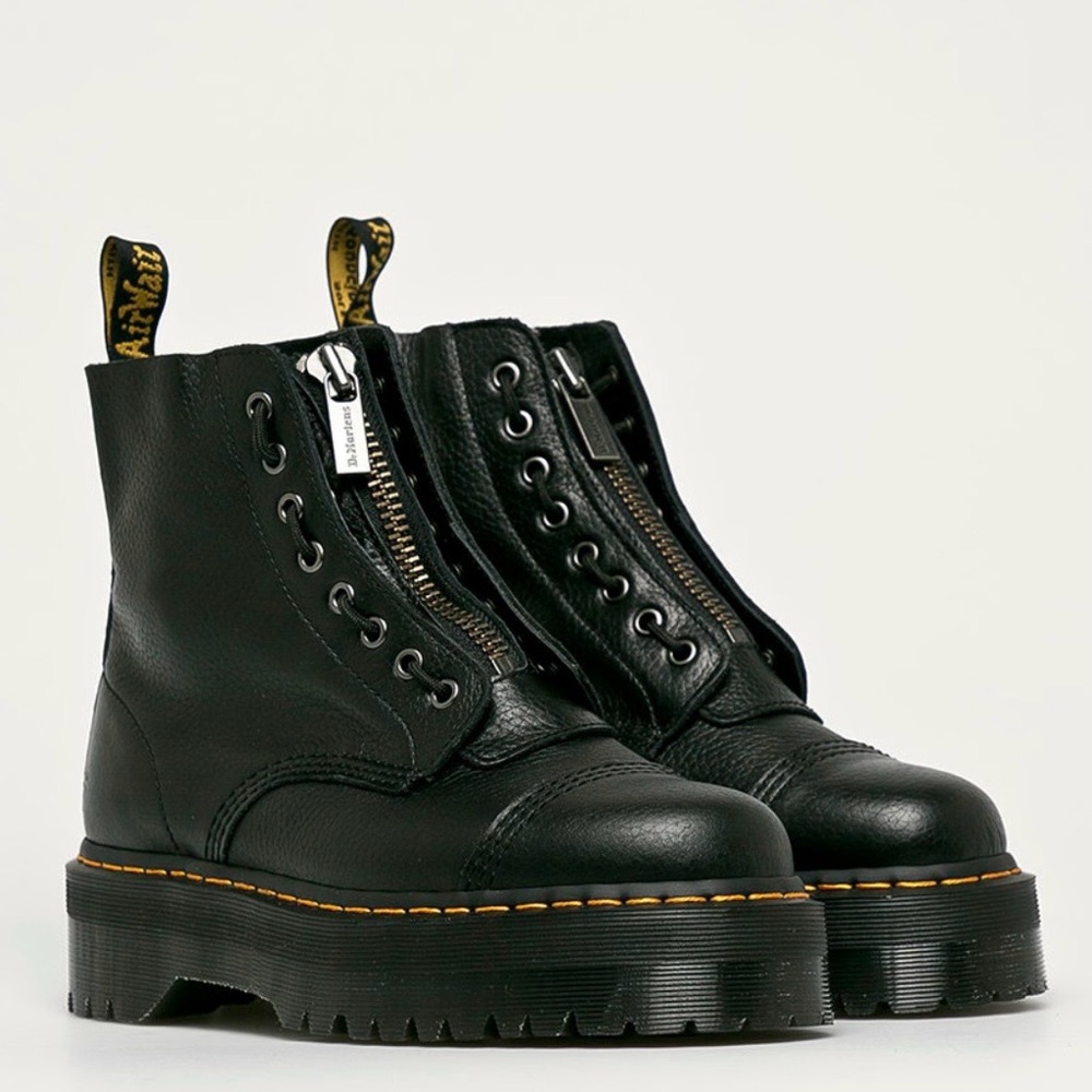 Dr. Martens SINCLAIR
Milled Nappa Leather Platform Boots